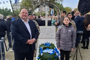 Ο ΑΠΟΕΛ τίμησε τη μνήμη του Γεώργιου Γρίβα Διγενή (Φώτος)