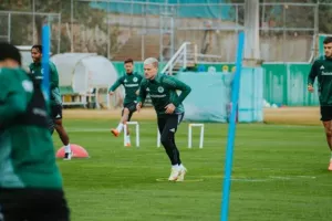 Παναθηναϊκός: Επέστρεψε ο Ουναΐ, θεραπεία για Γεντβάι