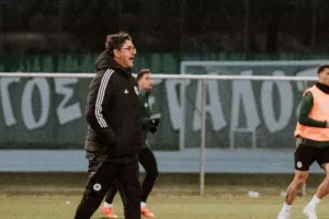 Με Γεντβάι και Αράο, αλλά χωρίς Ουναΐ η αποστολή για ΑΕΚ