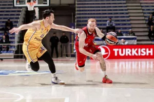 Διέσυρε την άστοχη Μακάμπι με επιβλητική 30άρα η Αρμάνι Μιλάνο!