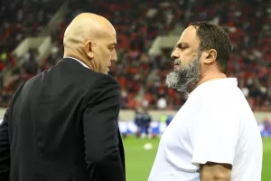 Μαρινάκης στα αποδυτήρια: «Για μένα νικήσατε, το αποτέλεσμα κρίθηκε από τη διαιτησία»