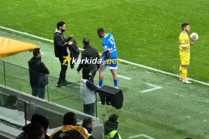 Αποχώρησε με ενοχλήσεις ο Χάμπος