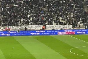«Δεν θέλουμε ξένους διαιτητές, θέλουμε ξένους δικαστές», το πανό της Τούμπας