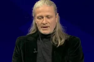 «Αναπαύσου εν ειρήνη, Πατ»: Γκάφα από Πετί, μπερδεύτηκε και... πέθανε θρύλο της Άρσεναλ!