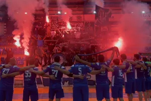 Θύρα 1/Χάντμπολ 