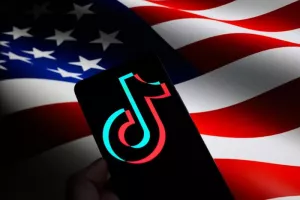 Το TikTok επαναλειτουργεί στις ΗΠΑ και ευχαριστεί τον Τραμπ