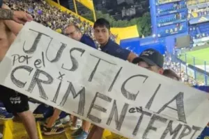 Πανό των οπαδών της Μπόκα Τζούνιορς για τα Τέμπη!