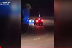 Viral το βίντεο με τη σύλληψη οδηγού από Porsche της ΕΛΑΣ (βίντεο)