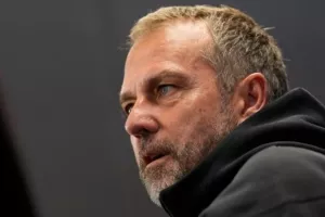 Μπαρτσελόνα: Στο τέλος της σεζόν η επέκταση του συμβολαίου με τον Φλικ