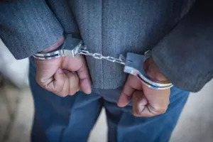 Συνελήφθη καθηγητής για γενετήσιες πράξεις με 14χρονη