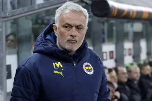 Μουρίνιο: "Είδαμε τι συνέβη όταν έρχεται ξένος διαιτητής..."