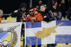 ΦΩΤΟΣ-Ο κόσμος του ΑΠΟΕΛ
