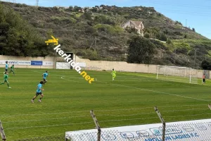 Μικρή διακοπή λόγω ρίψης κροτίδων