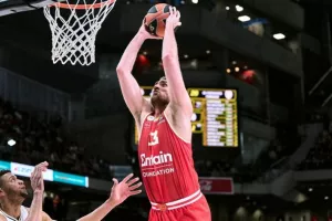 Με Μιλουτίνοφ και Παπαγιάννη τα εντυπωσιακότερα καρφώματα του Ιανουαρίου