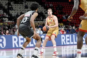 MVP για πέμπτη φορά στη φετινή σεζόν ο Βεζένκοφ!