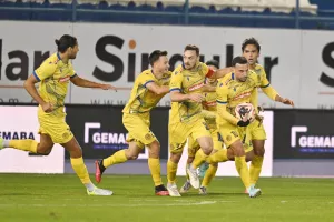 Ψάχνει επειγόντως βαθμούς 