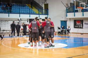 Εύκολα...τον Απόλλωνα ο Κεραυνός