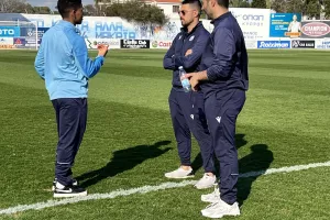 (Φώτος kerkida) Άφιξη και... κουβέντα