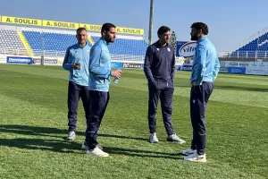 (Φώτος kerkida) Άφιξη και... κουβέντα