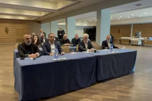 (Φώτος) Η συνάντηση Προέδρων με Μεσίνα 
