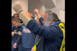 (ΒΙΝΤΕΟ) Προεδρικό...ντου και χαμός στα αποδυτήρια!