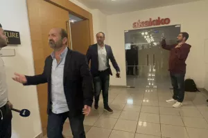 (Βίντεο kerkida) Η αποχώρηση των Προέδρων  