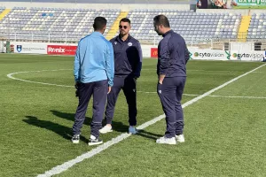 (Φώτος kerkida) Άφιξη και... κουβέντα