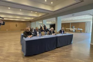 (Φώτος) Η συνάντηση Προέδρων με Μεσίνα 