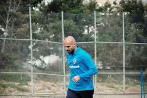 Πλησιάζει… (Μαλεκκίδης)
