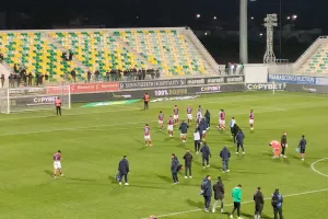 Παρά την ήττα... χειροκρότησαν