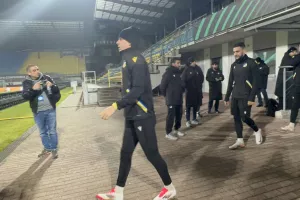 (Βίντεο/Φώτος kerkida) H προπόνηση του ΑΠΟΕΛ στο "Stadion Z'dežele"