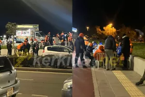 Οι ΑΠΟΕΛίστες... "τσίκνισμα" έξω απ' το ΓΣΠ! (Φώτος Kerkida)