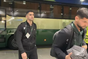 (Φώτος Kerkida) Έφτασε στη Λεμεσό η Ομόνοια