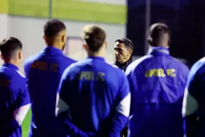 Ολοκληρώνει με +3 ποδοσφαιριστές