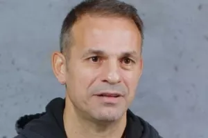 Ντέμης: «Ο πιο επεμβατικός στο παιχνίδι προπονητής που είχα»