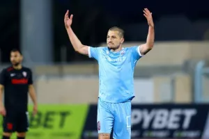 ΕΝΠ-Νέα Σαλαμίνα: Βυσσινί "ανάσα" με πέναλτι και... ζωγραφιά! (φώτος)