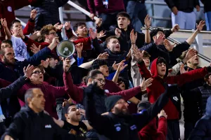 (Βίντεο Kerkida) "Βυσσινί" πανηγύρια/Στους ώμους... ο σκόρερ! 