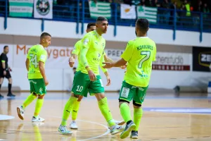 ΑΕΚ-Ομόνοια: Το Κύπελλο "βάφτηκε" πράσινο (Φώτος)