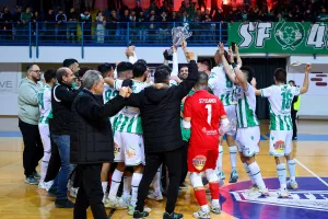 (Φώτος) Η απονομή και τα πανηγύρια