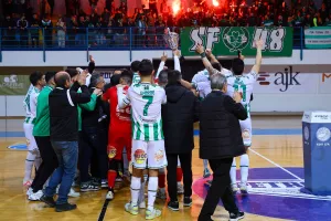 (Φώτος) Η απονομή και τα πανηγύρια
