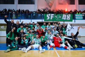(Φώτος) Η απονομή και τα πανηγύρια