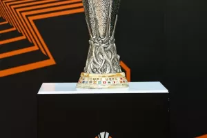 (Βίντεο) Στην Κύπρο τα τρόπαια του Europa και Conference League