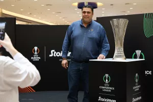(Βίντεο) Στην Κύπρο τα τρόπαια του Europa και Conference League