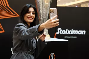 (Βίντεο) Στην Κύπρο τα τρόπαια του Europa και Conference League