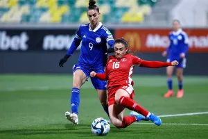 (Φώτος) Με το… δεξί η Εθνική Γυναικών