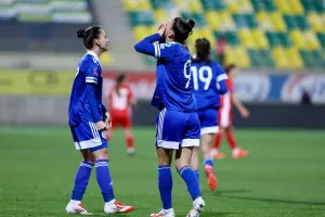 (Φώτος) Με το… δεξί η Εθνική Γυναικών