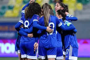 (Φώτος) Με το… δεξί η Εθνική Γυναικών