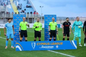 ΕΝΠ-Νέα Σαλαμίνα: Βυσσινί "ανάσα" με πέναλτι και... ζωγραφιά! (φώτος)