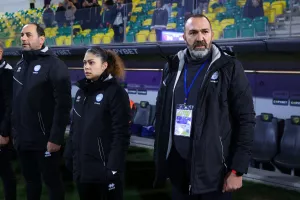 (Φώτος) Με το… δεξί η Εθνική Γυναικών