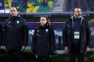 (Φώτος) Με το… δεξί η Εθνική Γυναικών